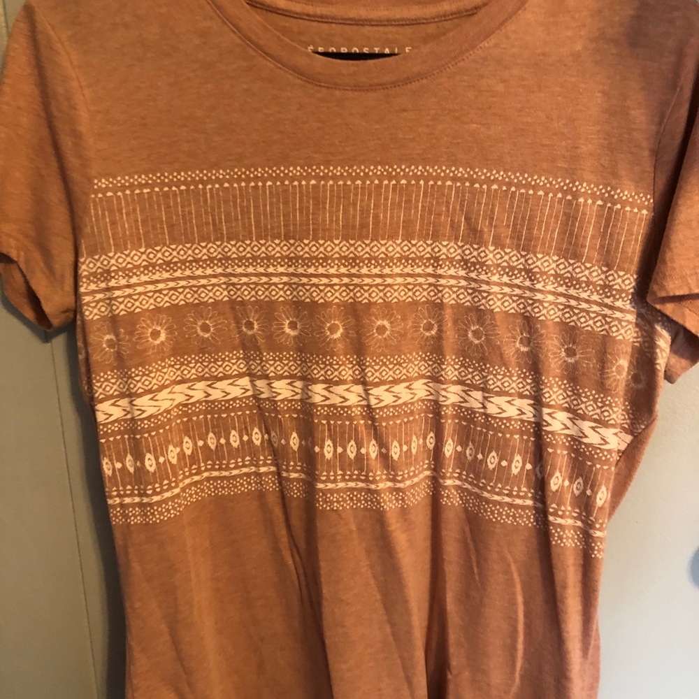 cute Aeropostale t shirt